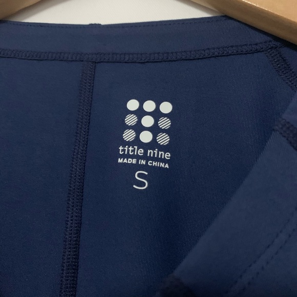 Title Nine Svelte Sunbuster Long Sleeve Top Size S - Picture 4 of 7